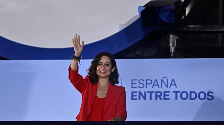 Ayuso arrolla en Madrid y dispara al PP hasta una mayoría absoluta